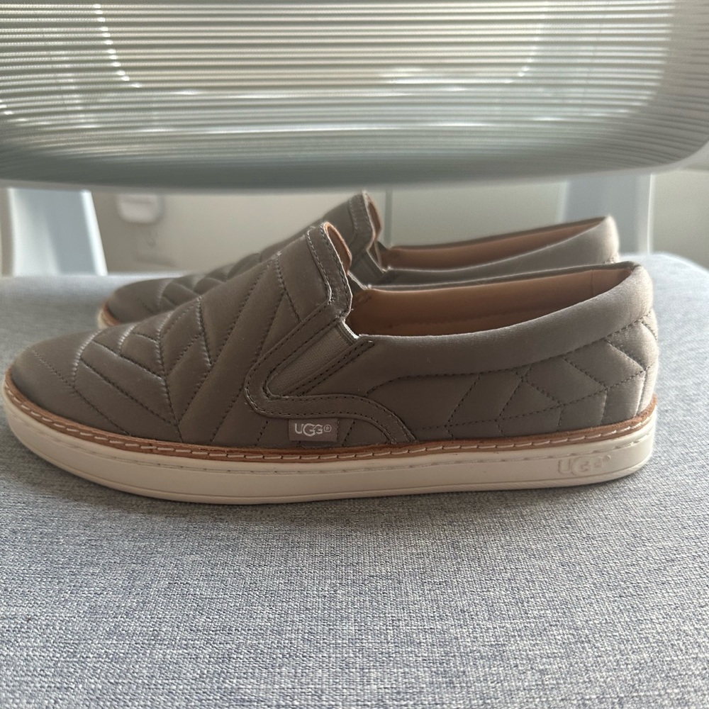UGG gray satin quilted slip on shoes sz 7 NEW w/o box never worn
